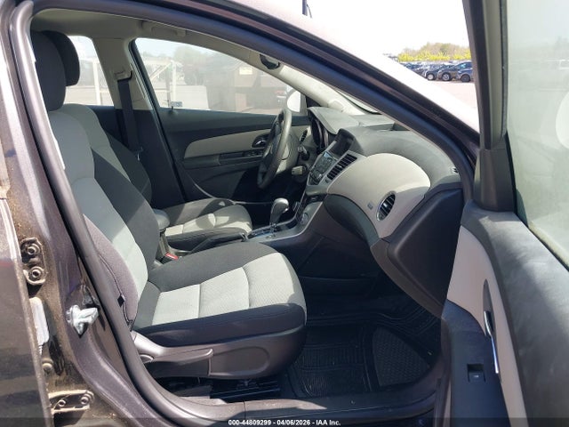 1G1PA5SG8E7148245 Chevrolet Cruze Ls Auto