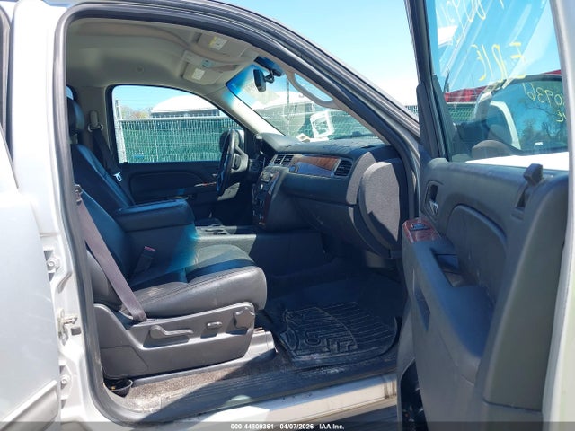 Aukcja sprzedaży 2014 Chevrolet Suburban 1500 Lt, vin: 1GNSKJE71ER235502, numer aukcji: 44809361