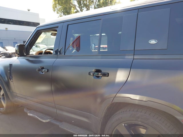 SALEPEFE9R2272168 Land Rover Defender 110 P500 Se