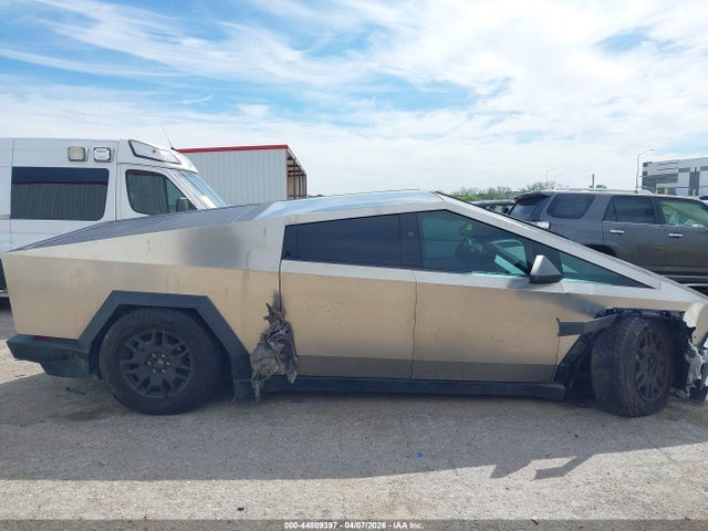 7G2CEHED4SA058605 Tesla Cybertruck All-wheel Drive