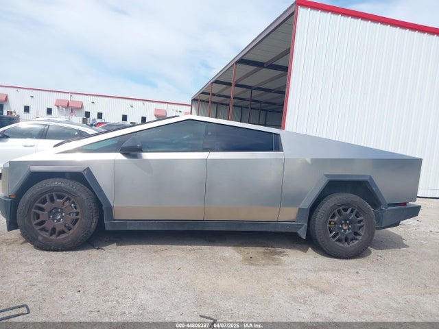 7G2CEHED4SA058605 Tesla Cybertruck All-wheel Drive