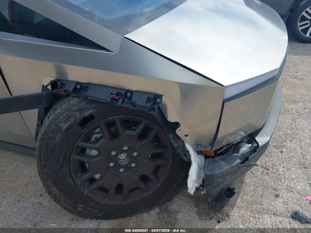 7G2CEHED4SA058605 Tesla Cybertruck All-wheel Drive