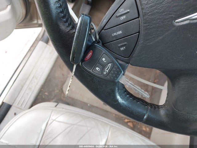 2004 Chrysler Pacifica მანქანა იყიდება აუქციონზე, vin: 2C8GF68474R540933, აუქციონის ნომერი: 44809404
