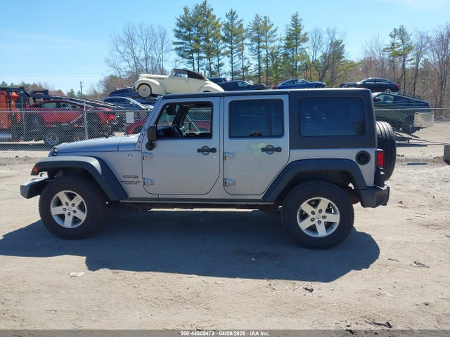 44809479 :رقم المزاد ، 1C4HJWDG1EL101077 vin ، 2014 Jeep Wrangler Unlimited Sport مزاد بيع