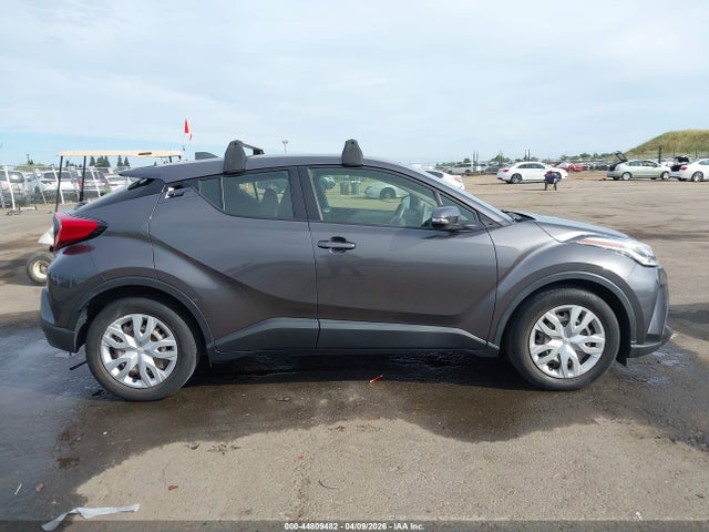 JTNKHMBX3M1116842 Toyota C-HR LE