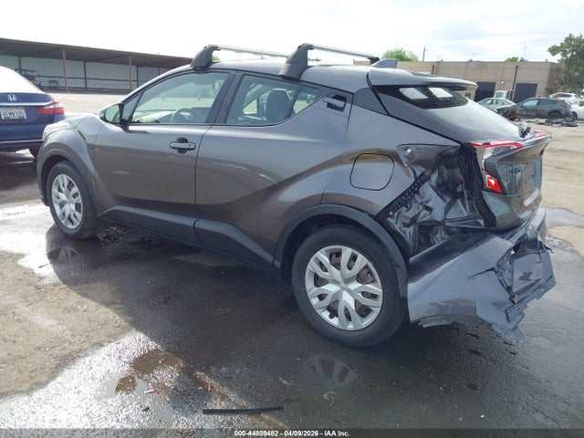 JTNKHMBX3M1116842 Toyota C-HR LE