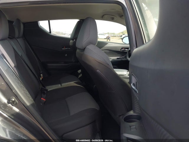 JTNKHMBX3M1116842 Toyota C-HR LE