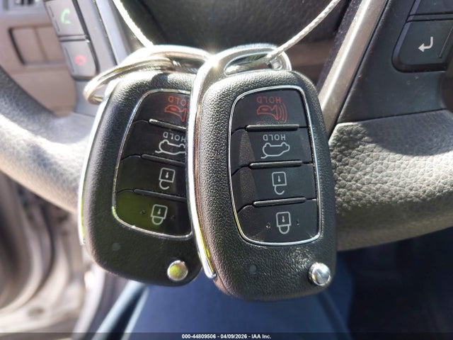 Aukcja sprzedaży 2017 Hyundai Santa Fe Se, vin: KM8SM4HF1HU200494, numer aukcji: 44809506