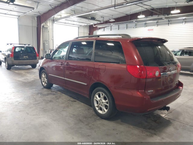2006 TOYOTA SIENNA 5TDBA22C16S062067 Photo 2