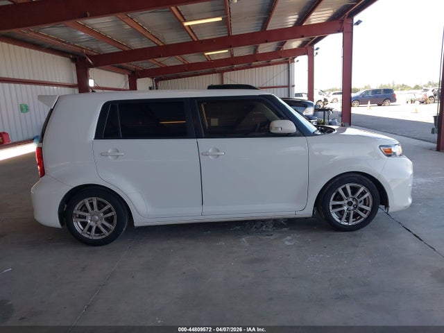 JTLZE4FEXEJ049764 Scion XB
