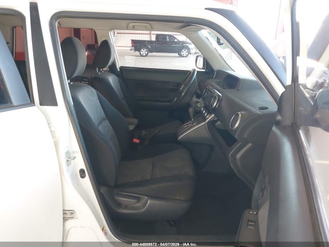 JTLZE4FEXEJ049764 Scion XB