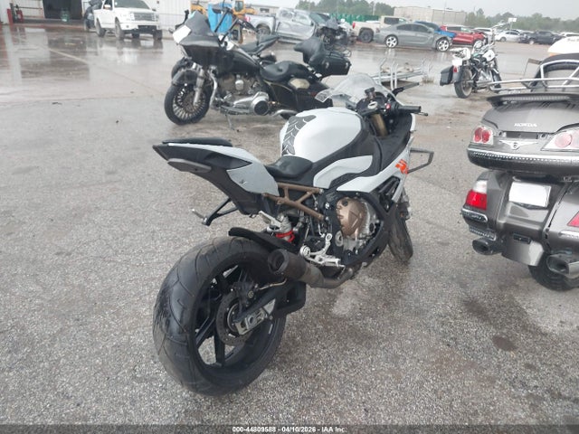 2021 BMW S 1000 WB10E2301M6D85306 Photo 3