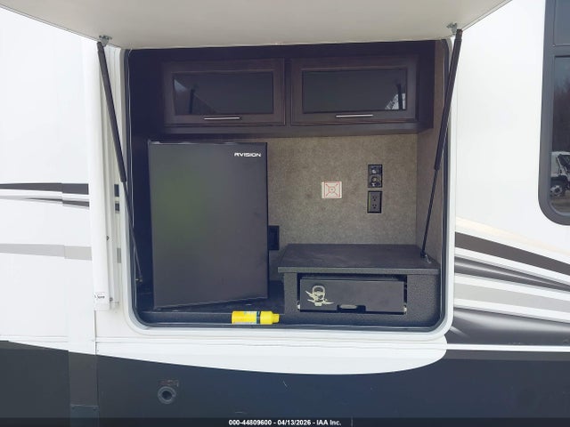 44809600 :رقم المزاد ، 1UJCJ0BV5M1WS0183 vin ، 2021 Jayco Camper مزاد بيع