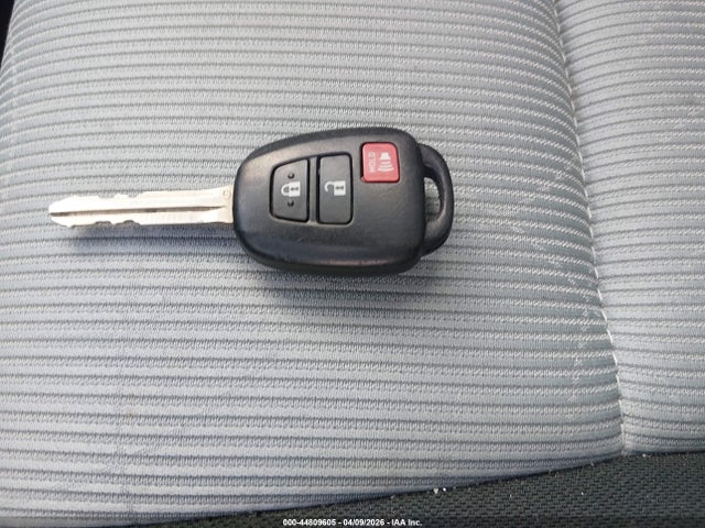 JTDKDTB36E1075681 Toyota Prius C Two