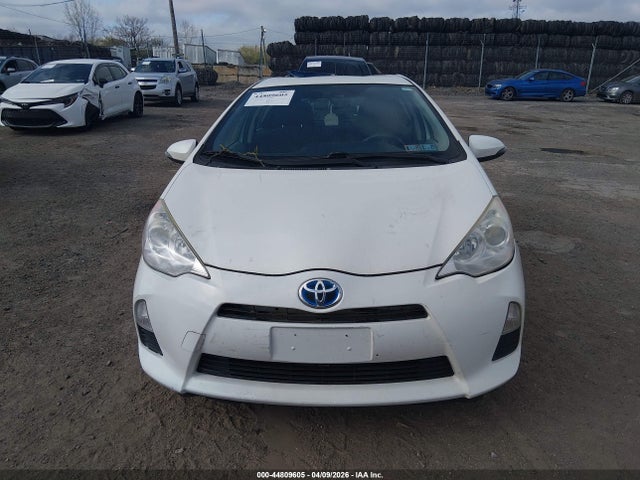 JTDKDTB36E1075681 Toyota Prius C Two