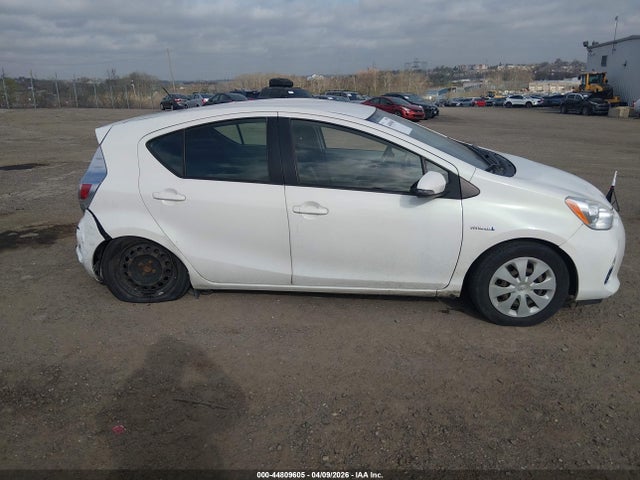 JTDKDTB36E1075681 Toyota Prius C Two