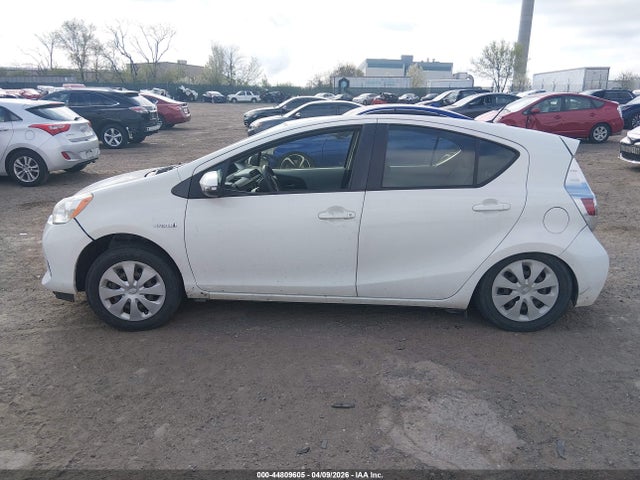 JTDKDTB36E1075681 Toyota Prius C Two