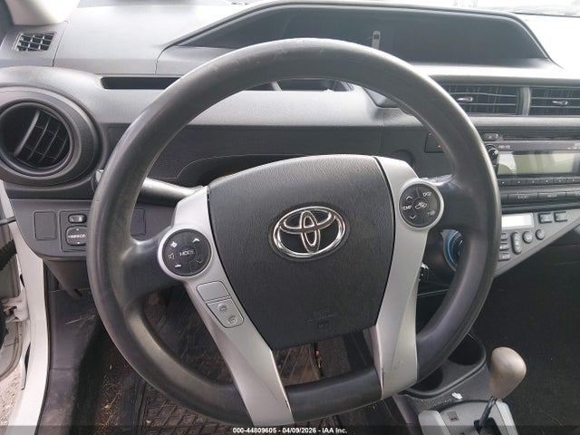 JTDKDTB36E1075681 Toyota Prius C Two