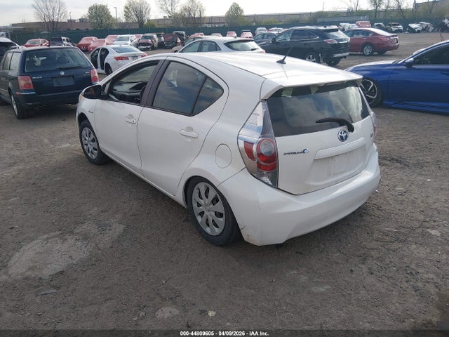 JTDKDTB36E1075681 Toyota Prius C Two