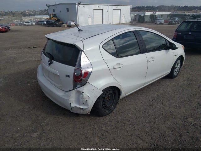 JTDKDTB36E1075681 Toyota Prius C Two