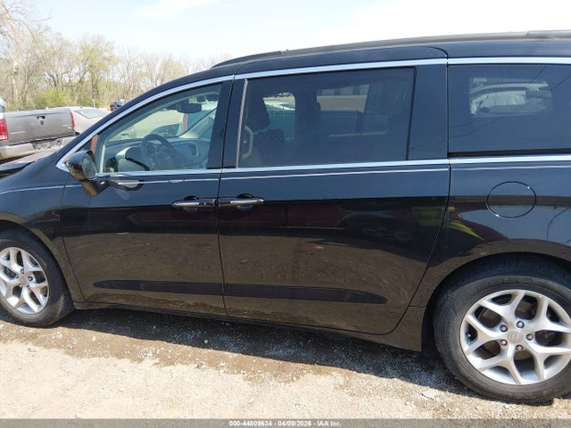 Продаж на аукціоні авто 2019 Chrysler Pacifica Touring Plus, vin: 2C4RC1FG0KR528672, номер лоту: 44809634