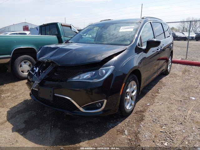 Продаж на аукціоні авто 2019 Chrysler Pacifica Touring Plus, vin: 2C4RC1FG0KR528672, номер лоту: 44809634