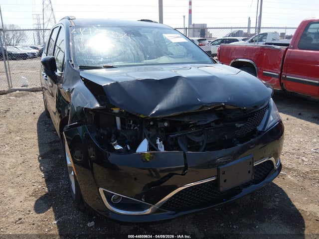 Продаж на аукціоні авто 2019 Chrysler Pacifica Touring Plus, vin: 2C4RC1FG0KR528672, номер лоту: 44809634