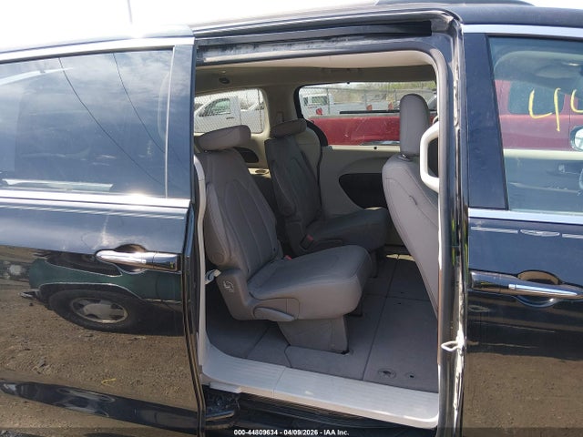 Продаж на аукціоні авто 2019 Chrysler Pacifica Touring Plus, vin: 2C4RC1FG0KR528672, номер лоту: 44809634