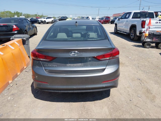 5NPD84LF2JH305361 Hyundai ELANTRA SEL