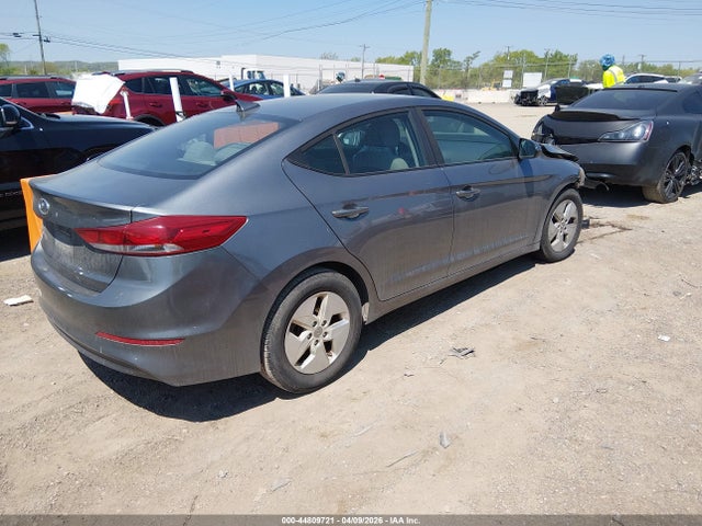 5NPD84LF2JH305361 Hyundai ELANTRA SEL