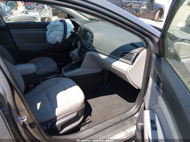 5NPD84LF2JH305361 Hyundai ELANTRA SEL