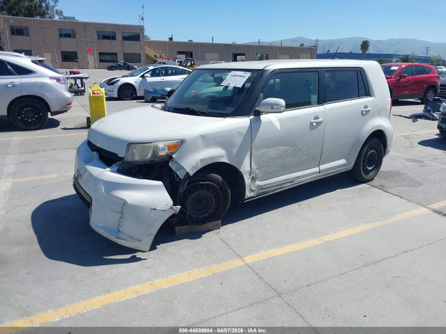 Scion Xb Release Series 2014 JTLZE4FE4EJ062963 Image 2