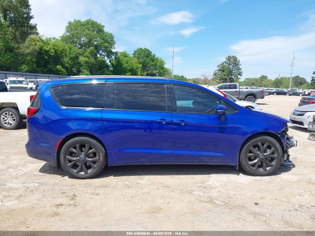 44809840 :رقم المزاد ، 2C4RC1GGXKR589445 vin ، 2019 Chrysler Pacifica Limited مزاد بيع