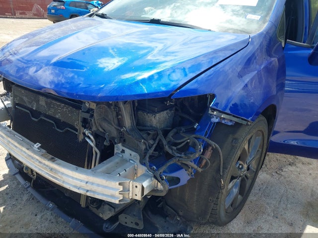 44809840 :رقم المزاد ، 2C4RC1GGXKR589445 vin ، 2019 Chrysler Pacifica Limited مزاد بيع