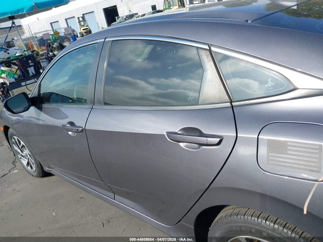 Honda CIVIC EX 2018 2HGFC2F72JH517199 Image 15