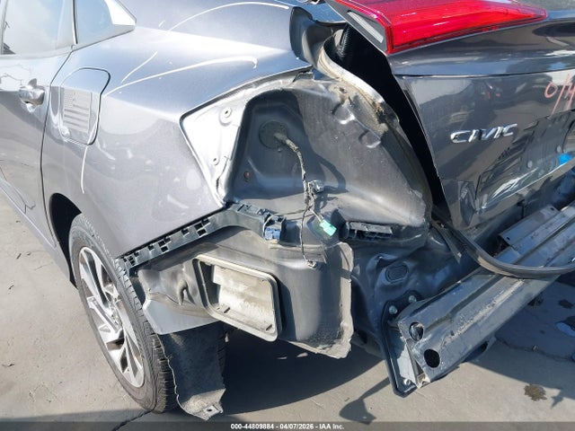 Honda CIVIC EX 2018 2HGFC2F72JH517199 Image 22