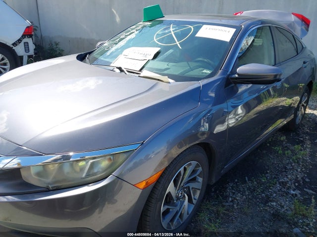 Honda CIVIC EX 2018 2HGFC2F72JH517199 Image 2
