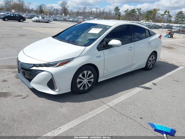 Toyota Prius Prime Premium 2018 JTDKARFP9J3091302 Image 2