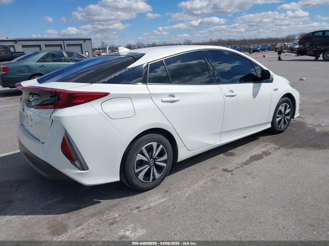 Toyota Prius Prime Premium 2018 JTDKARFP9J3091302 Image 4
