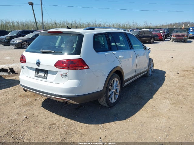 2017 VOLKSWAGEN GOLF ALLTRACK 3VWH17AUXHM537281 Photo 3