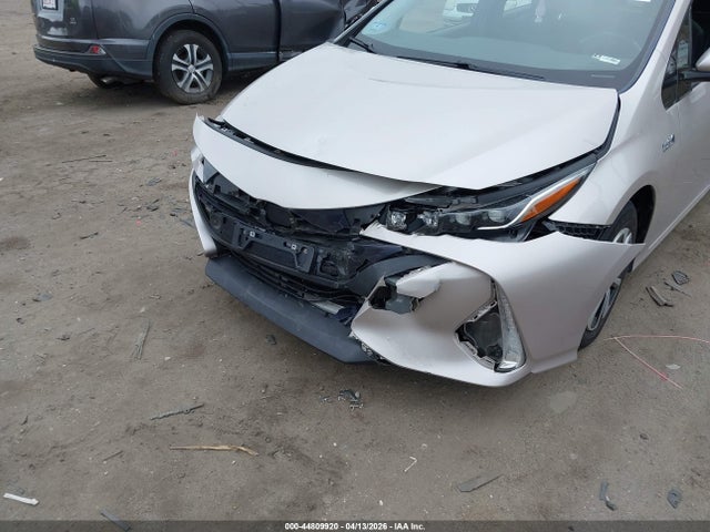 44809920 :رقم المزاد ، JTDKARFP1J3080665 vin ، 2018 Toyota Prius Prime Plus مزاد بيع