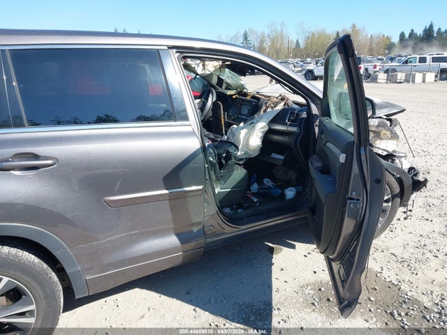 Toyota Highlander Le 2018 5TDBZRFH9JS904055 Image 5