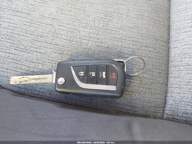 44810038 :رقم المزاد ، 4T1B11HK4KU799242 vin ، 2019 Toyota Camry Le مزاد بيع
