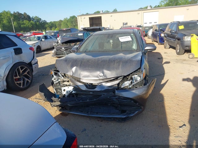 44810038 :رقم المزاد ، 4T1B11HK4KU799242 vin ، 2019 Toyota Camry Le مزاد بيع
