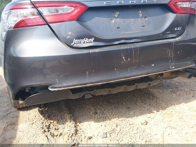 44810038 :رقم المزاد ، 4T1B11HK4KU799242 vin ، 2019 Toyota Camry Le مزاد بيع