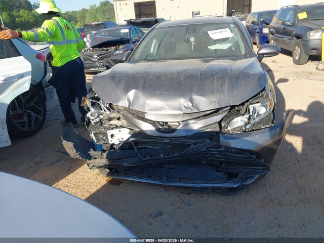44810038 :رقم المزاد ، 4T1B11HK4KU799242 vin ، 2019 Toyota Camry Le مزاد بيع