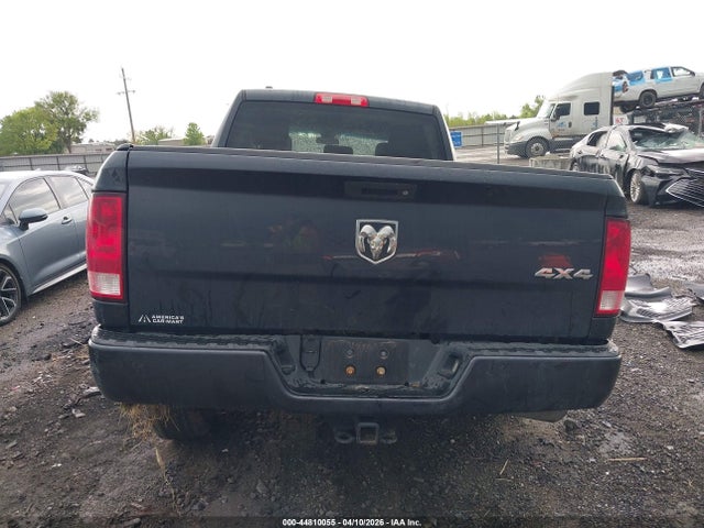 Продаж на аукціоні авто 2017 Ram 1500 Express  4x4 6'4 Box, vin: 1C6RR7FG5HS643980, номер лоту: 44810055