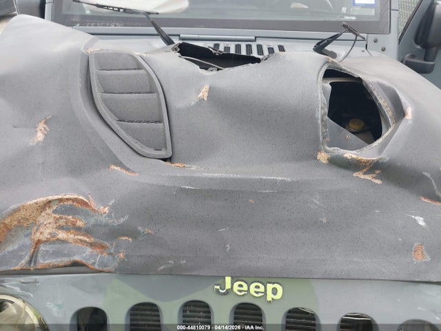1C4BJWDG5EL127669 Jeep Wrangler Unlimited Sport