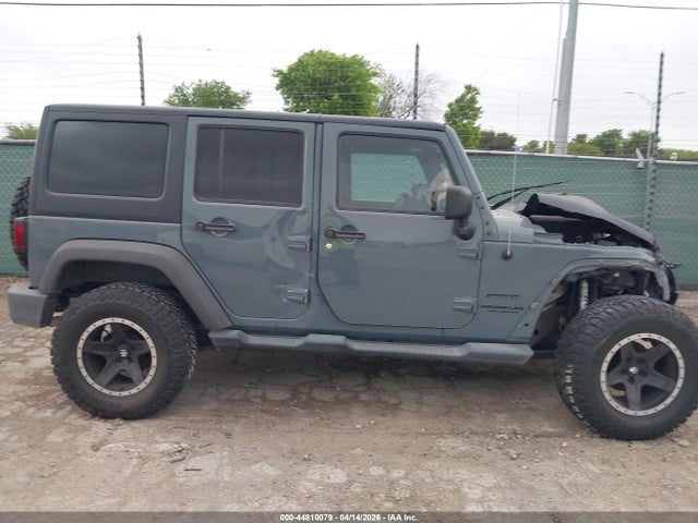 1C4BJWDG5EL127669 Jeep Wrangler Unlimited Sport