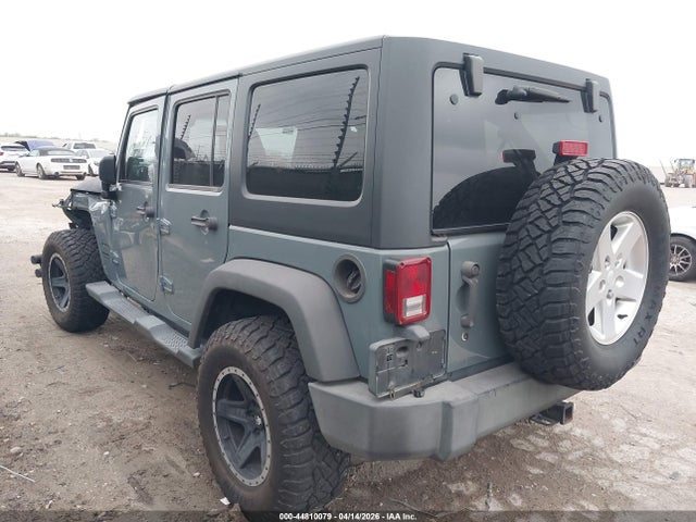 1C4BJWDG5EL127669 Jeep Wrangler Unlimited Sport